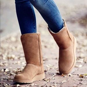 UGG AMIE Brown Suede Winter Boots